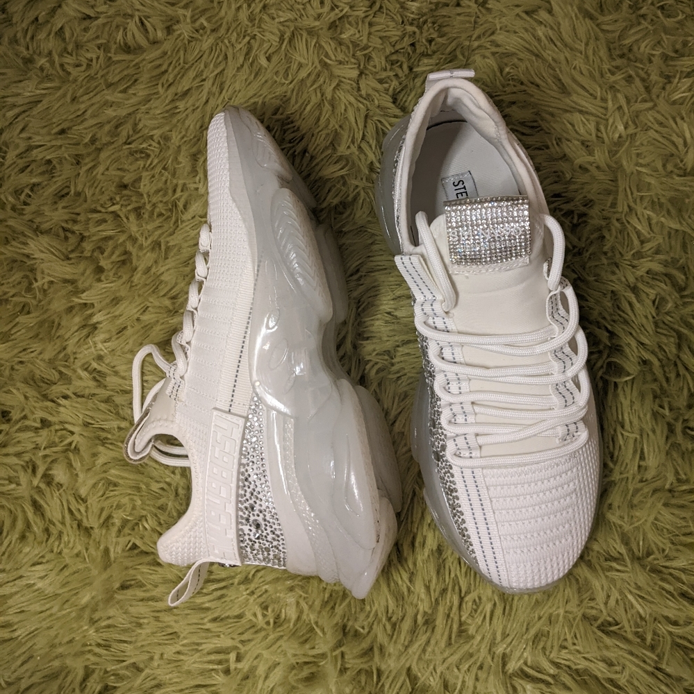 Steve Madden Sz 8 Women's Maxima Rhinestone Trainer Stretch White